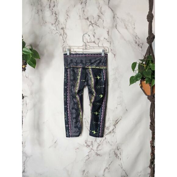 Teeki Legging Women Small Gray Crop Capri Cactus Southwest Horse Desert Wild - Picture 3 of 7